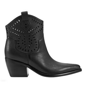 New! Marc Fisher Elyma Black Perforated Leather Western Boot Sz 7